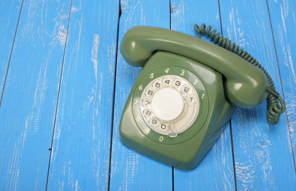 vintage-phones-green-retro-telephone (1)